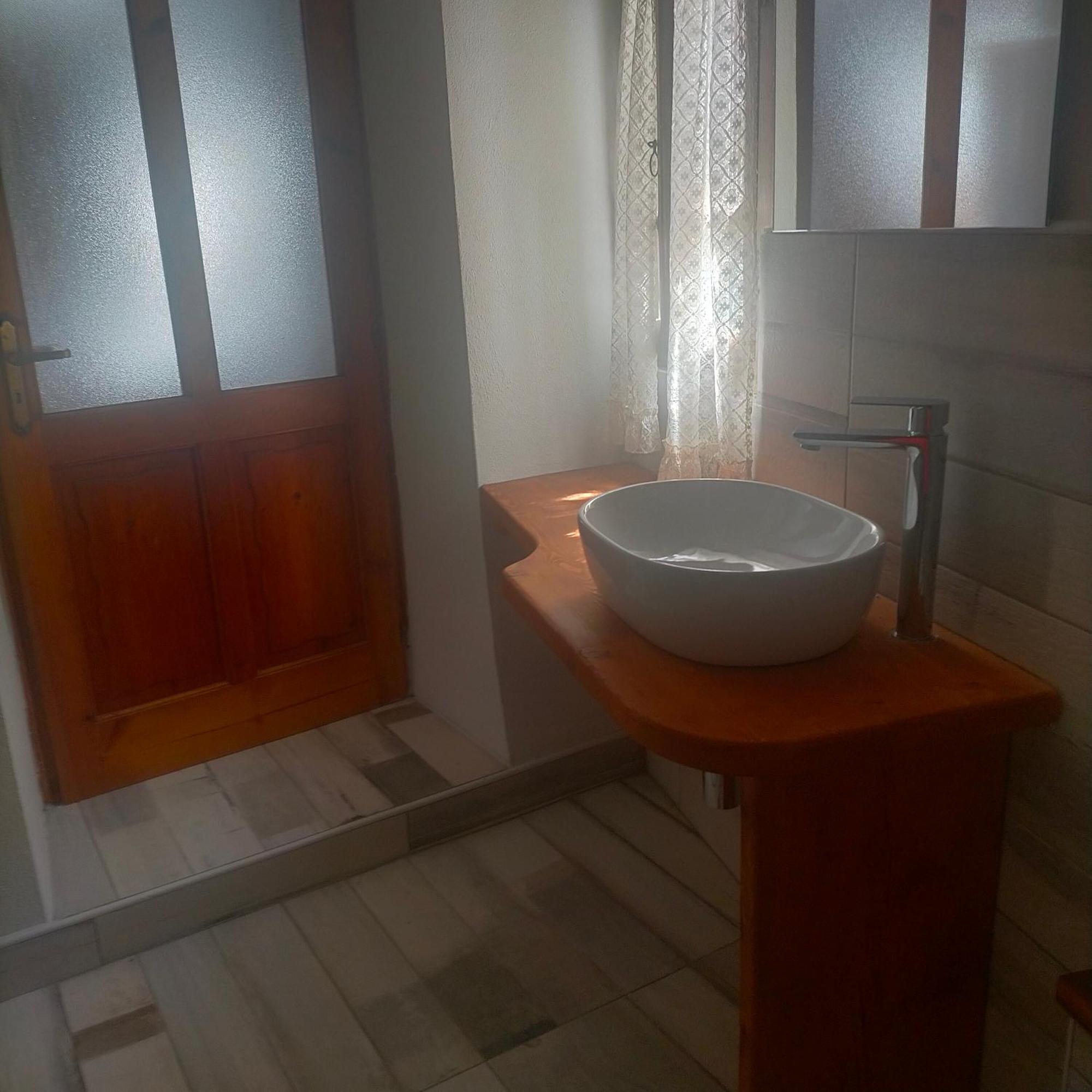 Clou Accomodation Аоста Экстерьер фото