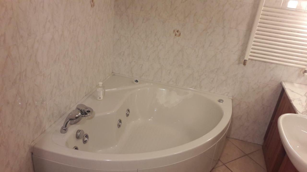 Clou Accomodation Аоста Экстерьер фото